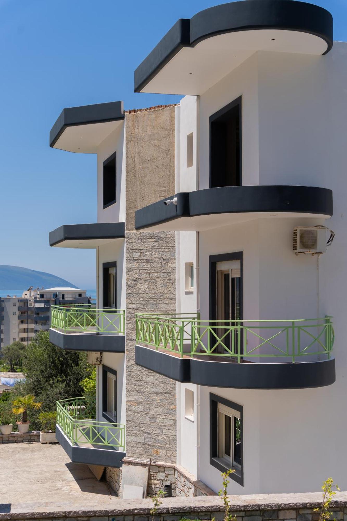 Olivet 3* Vlorë