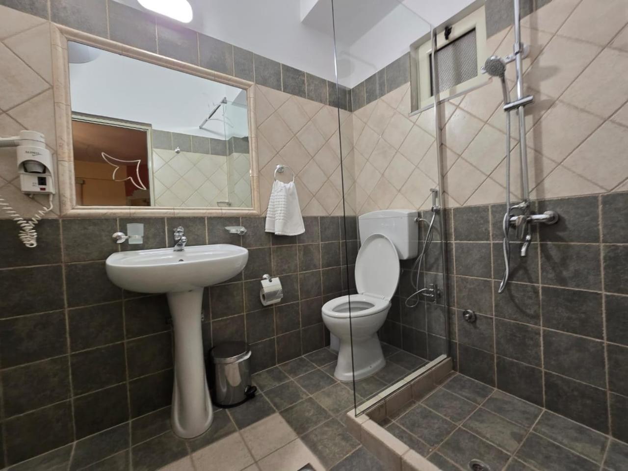 Olivet Hotel 3*