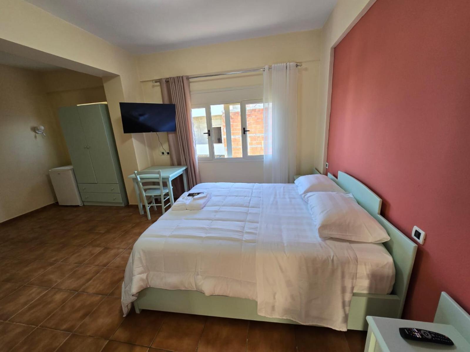 Olivet 3* Vlorë